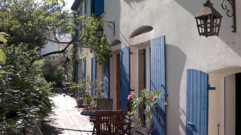 : Une maison de campagne dans la ville