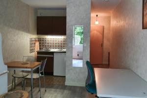 Cours Sablon STUDIO MEUBLE et PARKING