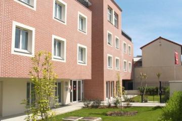 Les Estudines Le Magistere